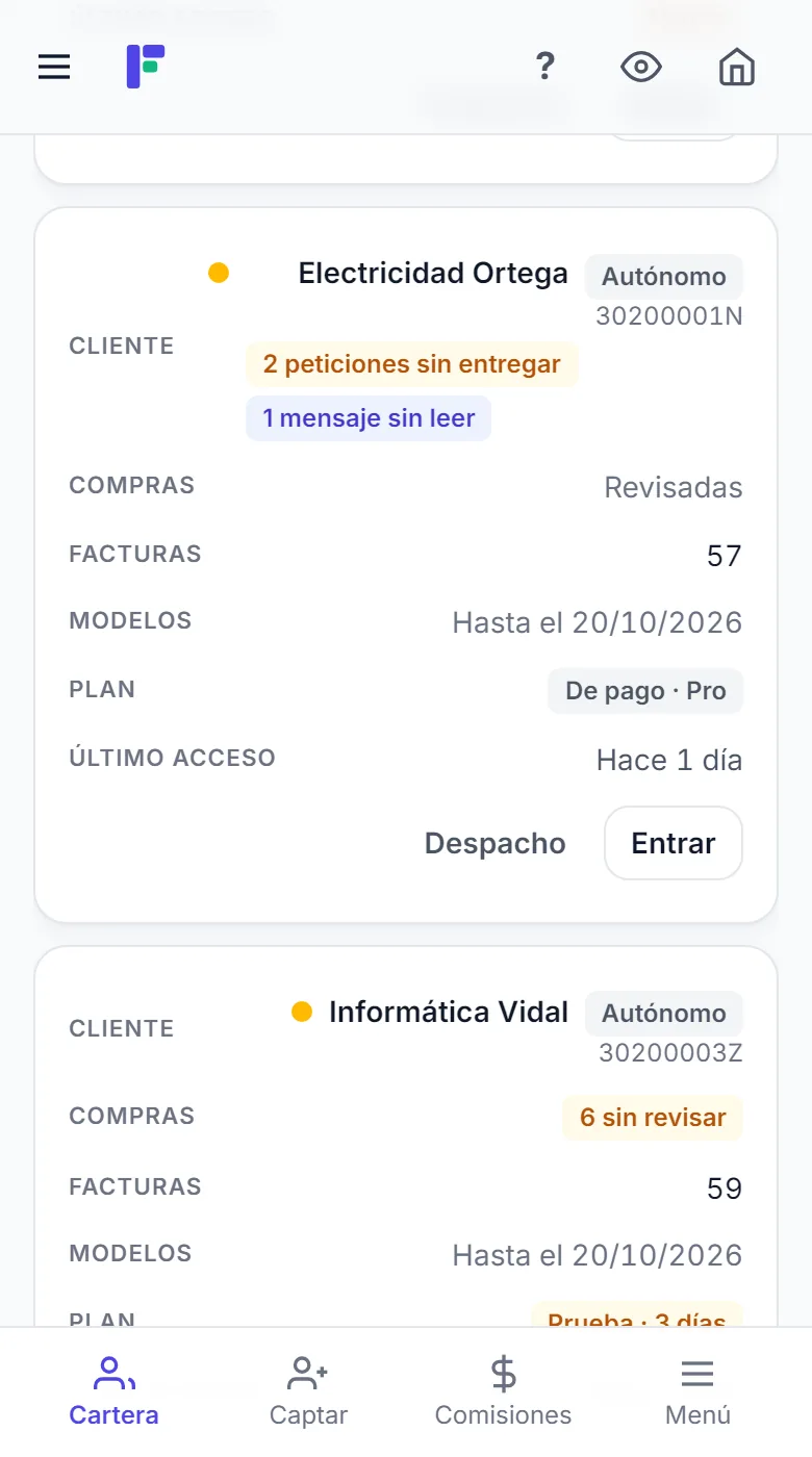 Cartera en el móvil: un cliente en ámbar con 2 peticiones sin entregar y 1 mensaje sin leer