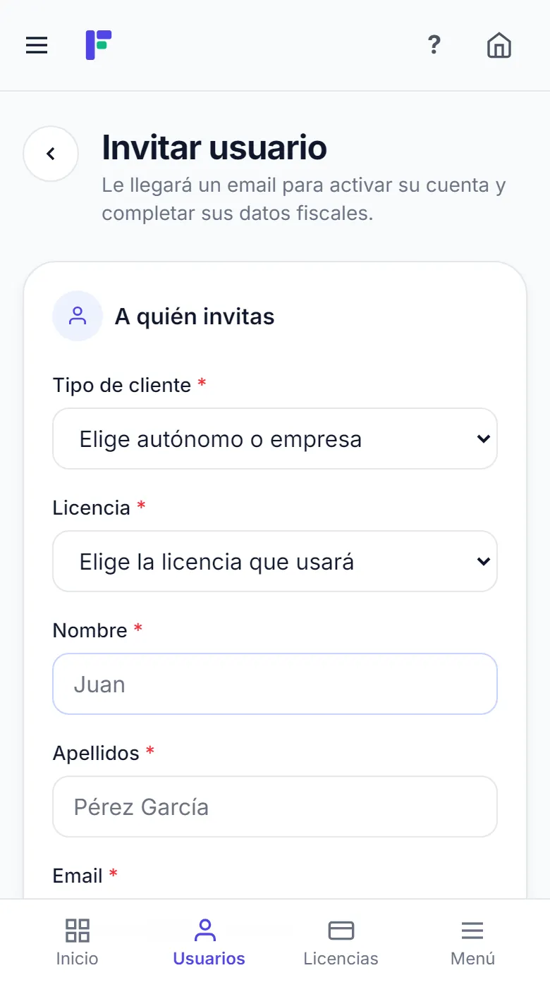 Pantalla para invitar a un cliente: tipo de cliente, licencia que usará, nombre y email