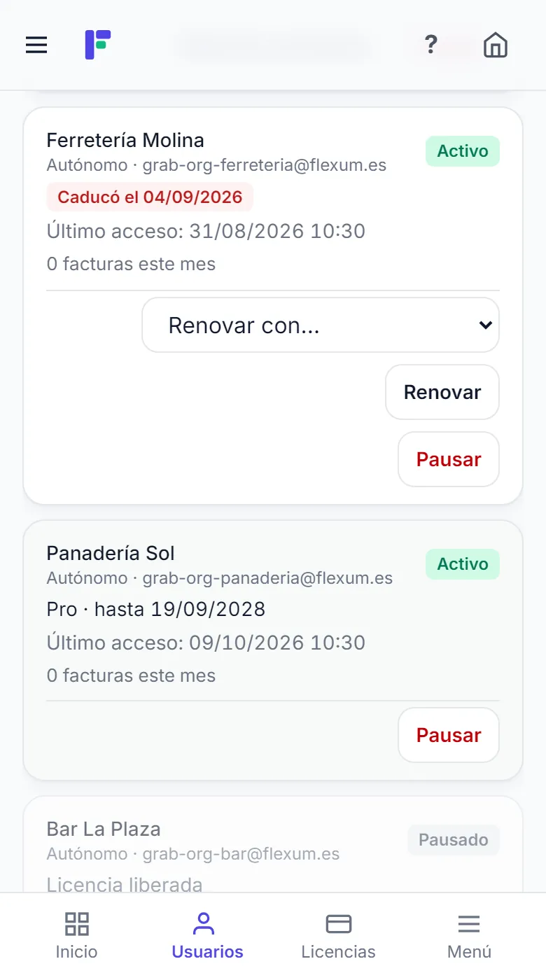 Cliente con la licencia caducada y el desplegable para renovarla